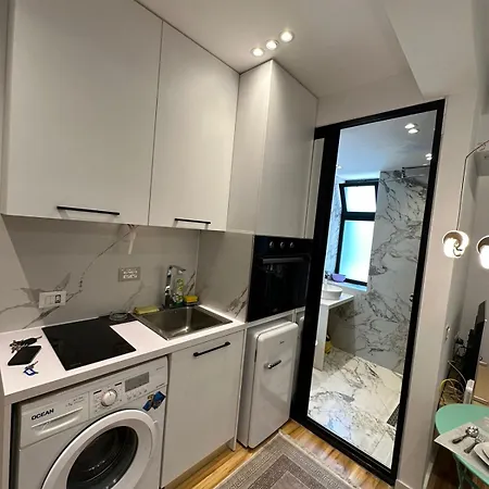 Sunrise * טיראנה