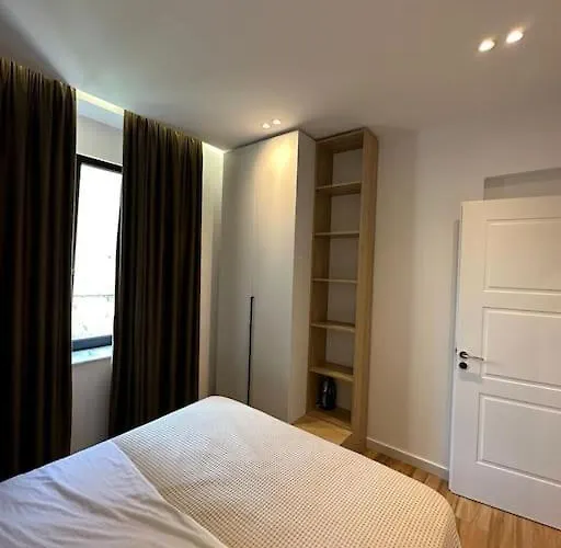 Sunrise * טיראנה